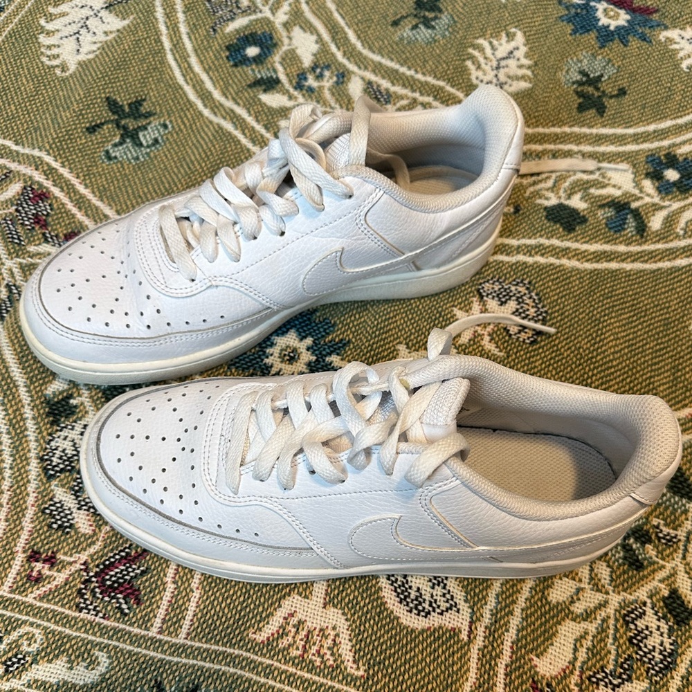 Nike court vision low